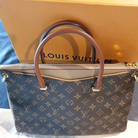 Louis Vuitton Handbags - Louis vuitton pallas monogram MM